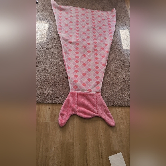 Mermaid tail blanket - Picture 4 of 4